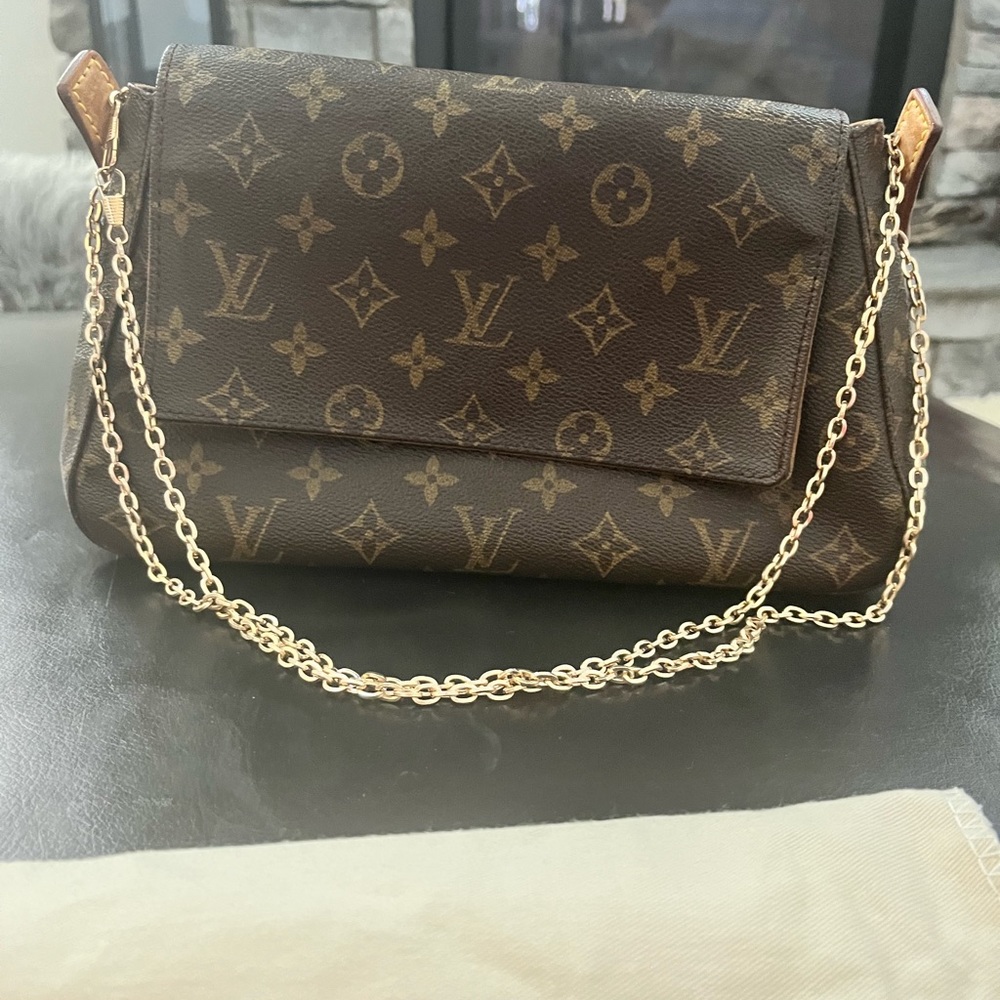 💯 Louis Vuitton purse BUNDLE like new with dust bag and teddy bear keychain - Picture 3 of 16